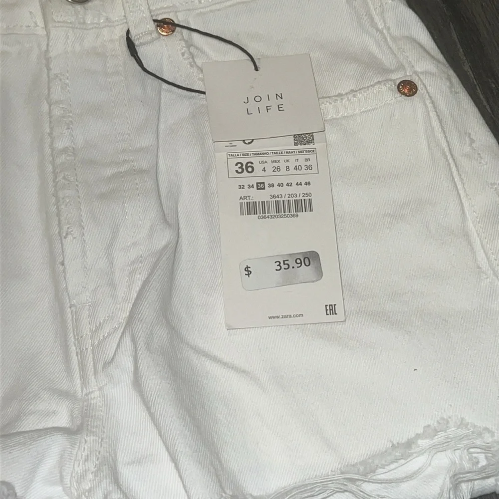 NWT Zara Hi-Rise White Distressed Denim Shorts Size 4 - Picture 13 of 14